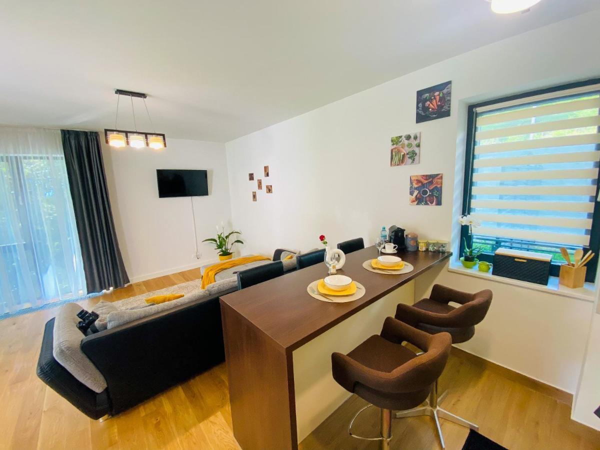 8Ight Apartment Brasov Exterior photo